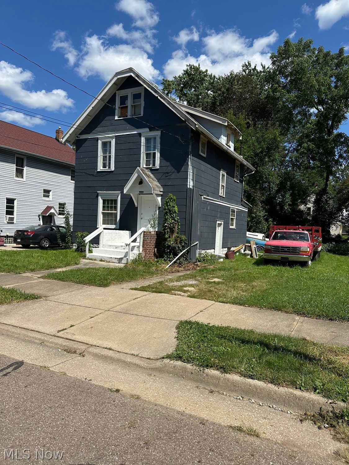 989 Celina Avenue Akron OH 44307