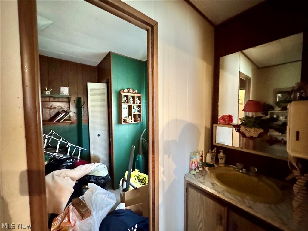 726 Boyd Street NE Masury OH 44438