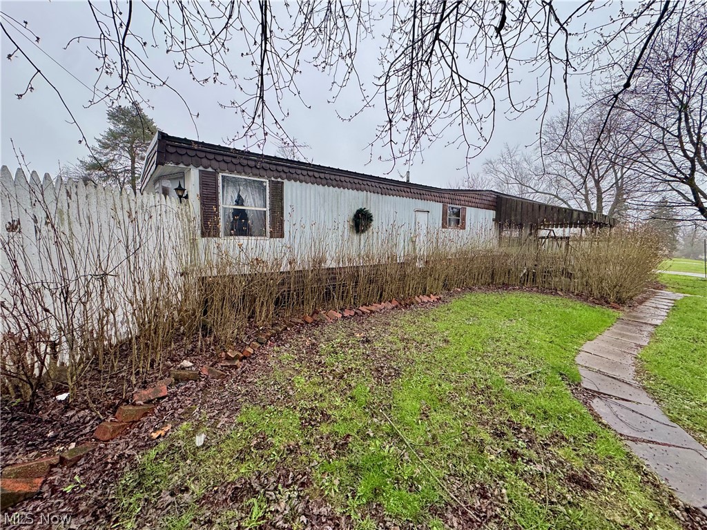 726 Boyd Street NE Masury OH 44438