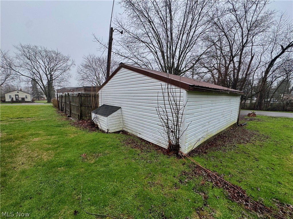 726 Boyd Street NE Masury OH 44438