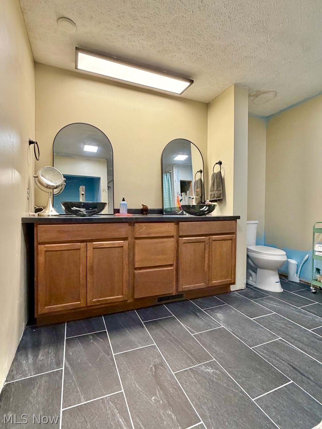 11450 Baumhart Road Amherst OH 44001