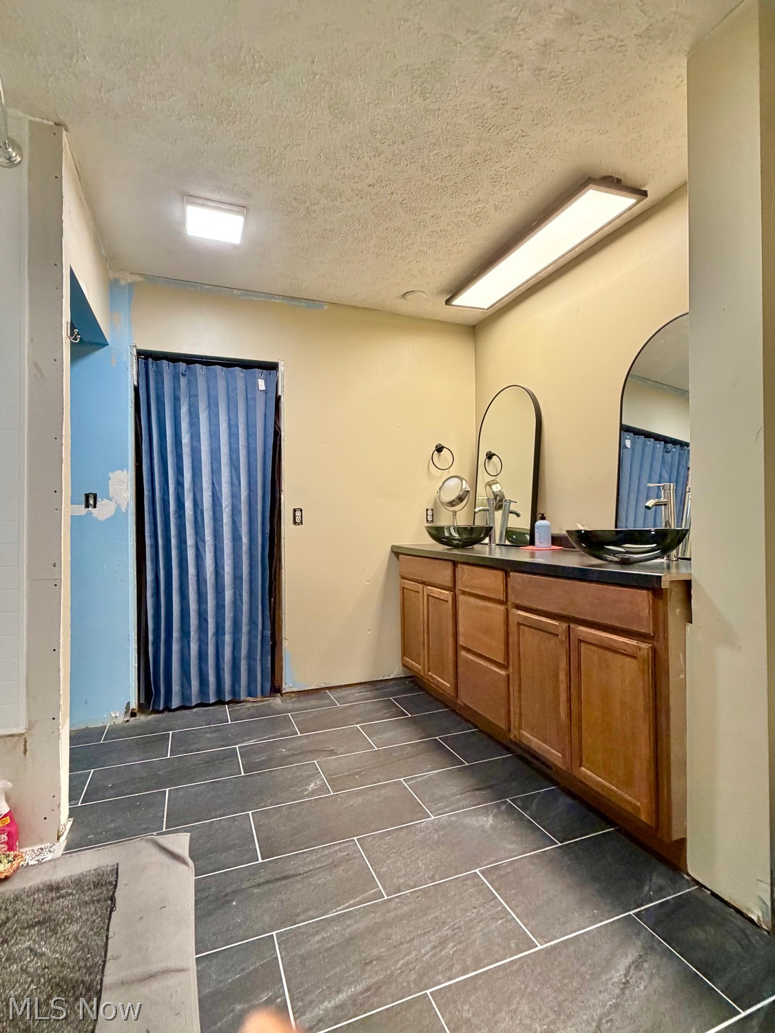 11450 Baumhart Road Amherst OH 44001