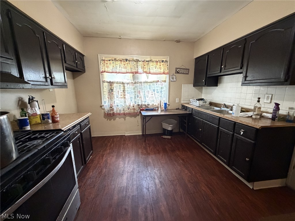 11816 Dove Avenue Cleveland OH 44105
