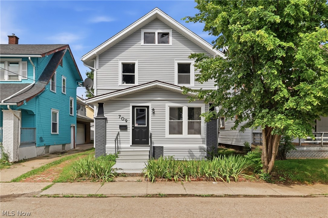 709 Columbus Ave NW Canton OH 44708
