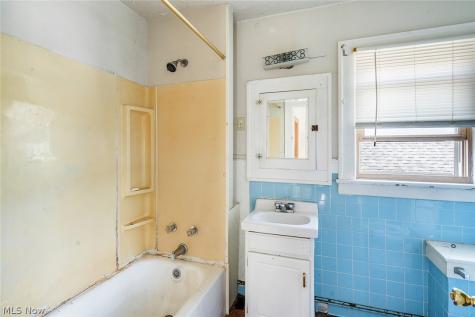 139 N Hazelwood Avenue Youngstown OH 44509