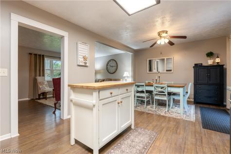1341 Applegrove Street NE Canton OH 44721