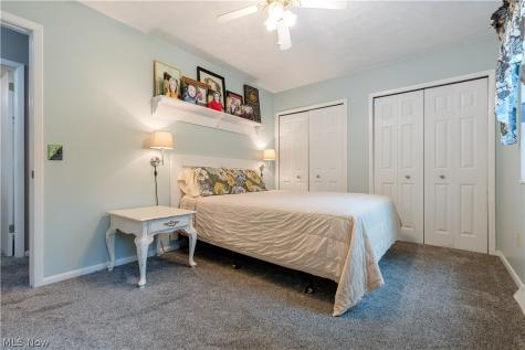 1341 Applegrove Street NE Canton OH 44721