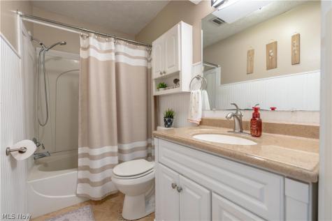 1341 Applegrove Street NE Canton OH 44721