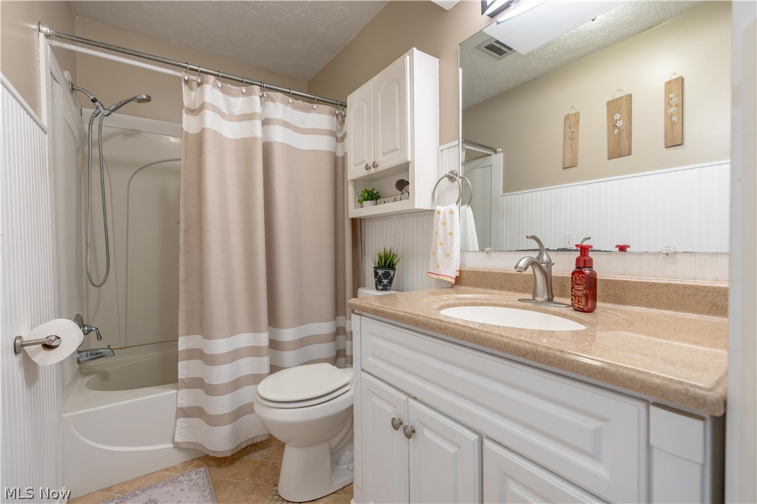 1341 Applegrove Street NE Canton OH 44721