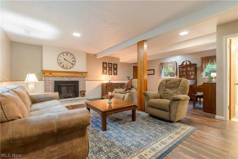 1341 Applegrove Street NE Canton OH 44721