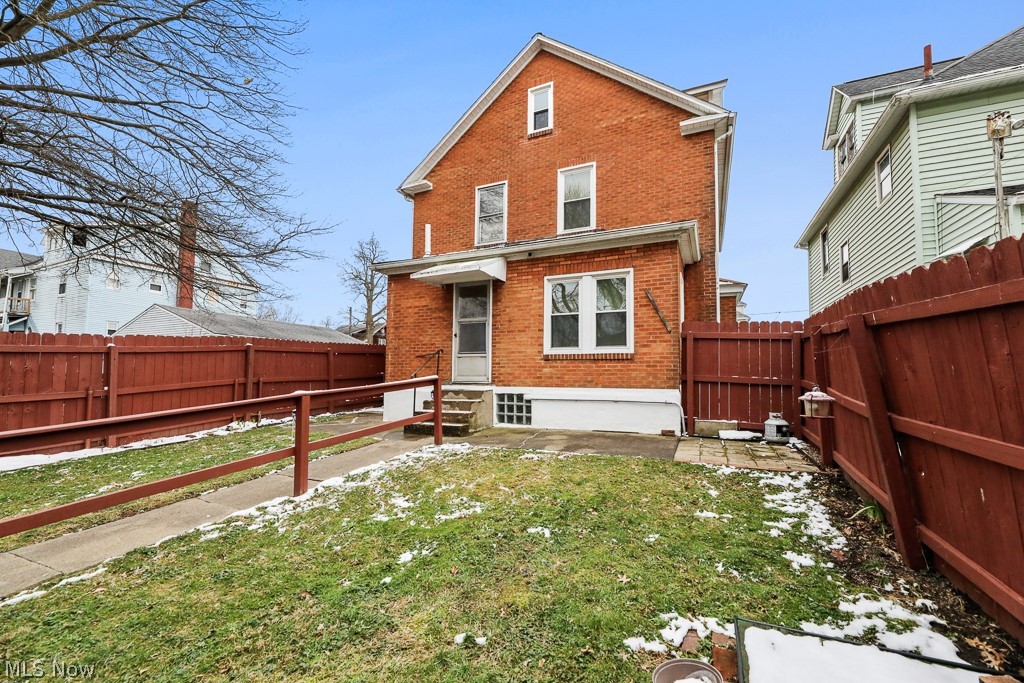 233 W Cambridge Street Alliance OH 44601