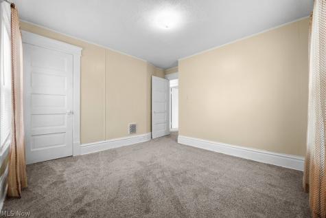233 W Cambridge Street Alliance OH 44601