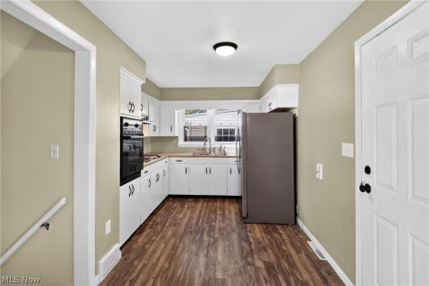 770 S 14th Street Sebring OH 44672