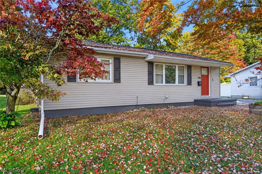 770 S 14th Street Sebring OH 44672