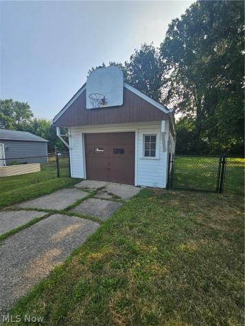 2177 Green Ridge Drive Wickliffe OH 44092
