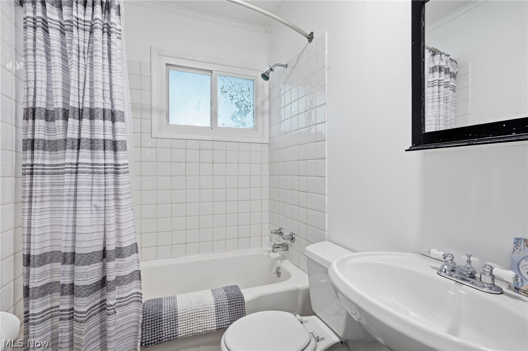 5213 Langfitt Street Vermilion OH 44089
