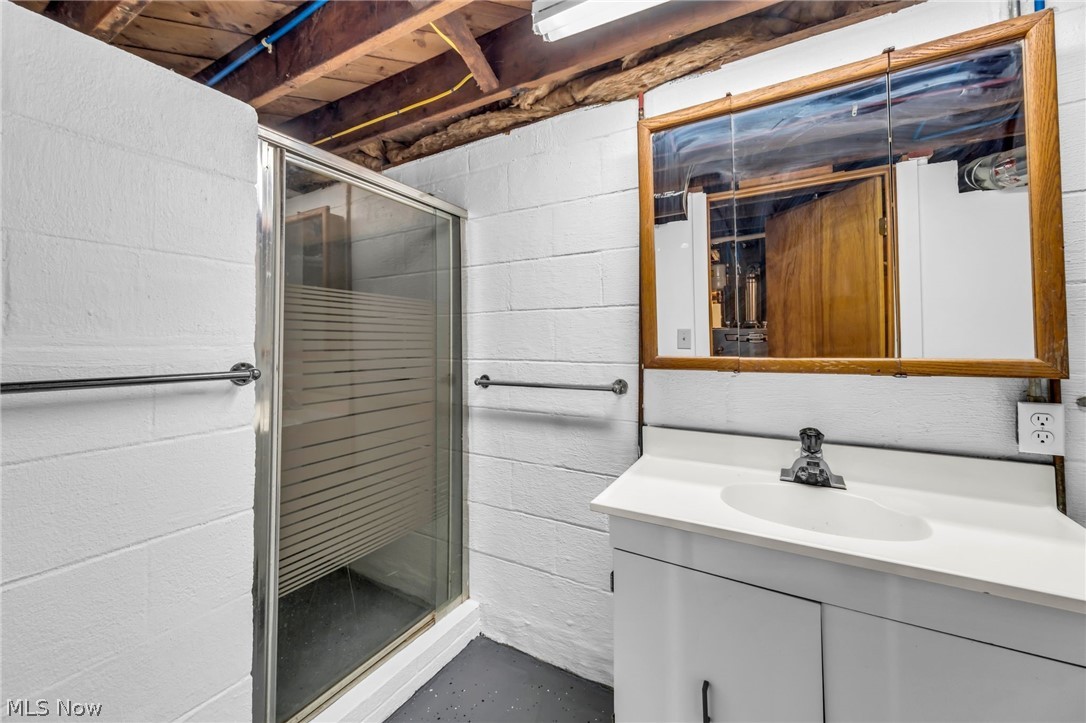 3006 Abbe Road Sheffield Village OH 44054