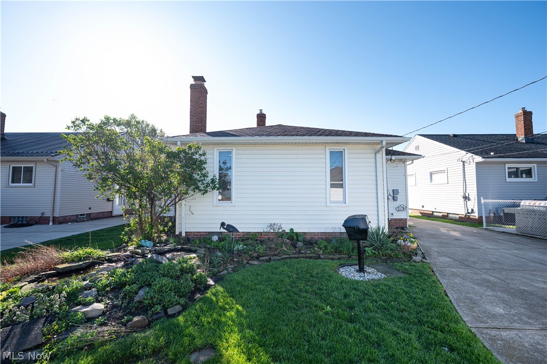 29459 Vinewood Drive Wickliffe OH 44092