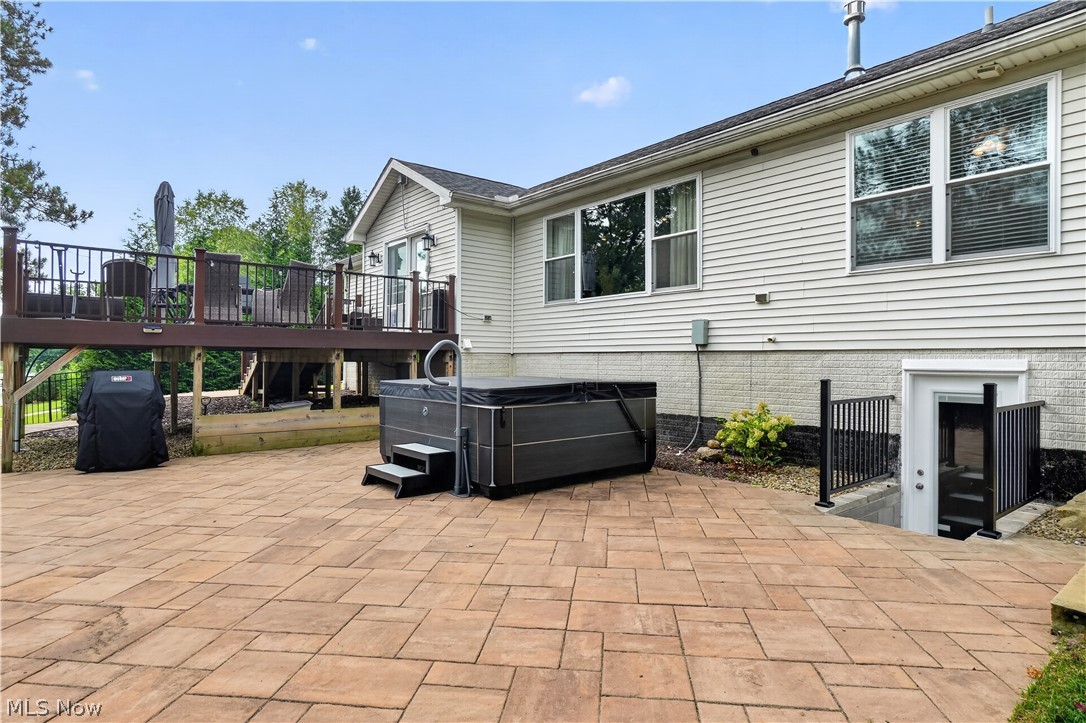 1110 Evening Star Drive Roaming Shores OH 44085