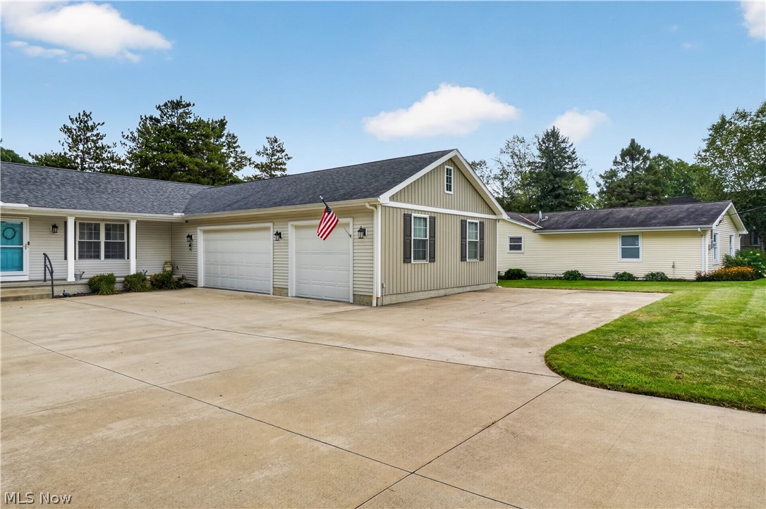 1110 Evening Star Drive Roaming Shores OH 44085