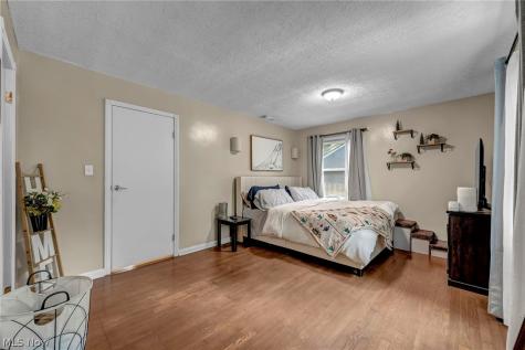 5950 Louis Drive North Olmsted OH 44070