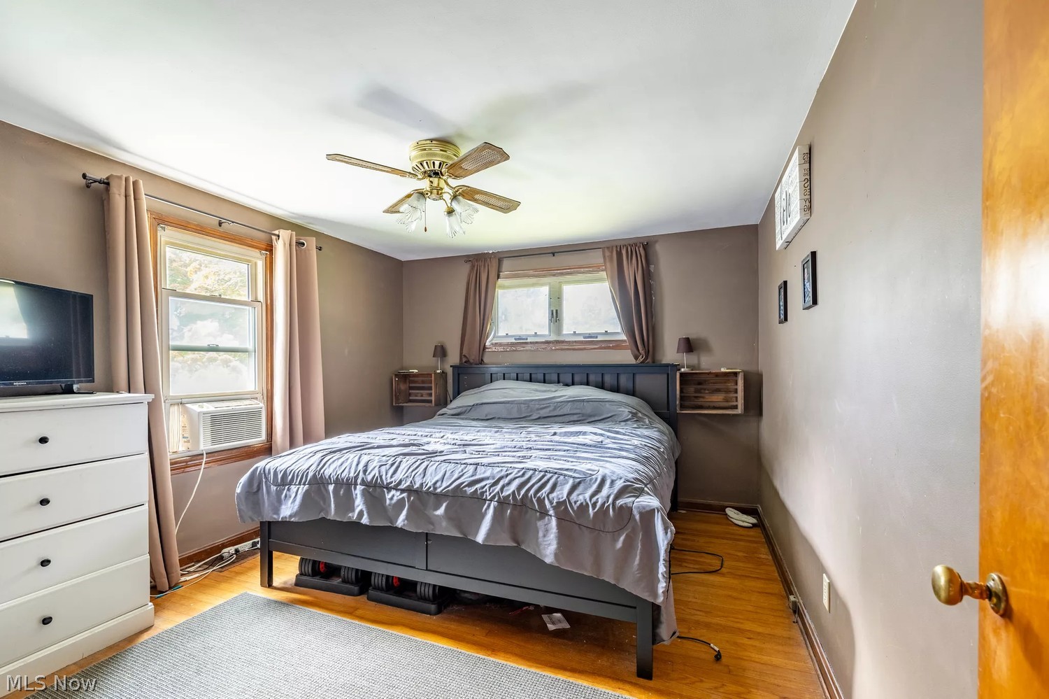166 N Middle Street Columbiana OH 44408