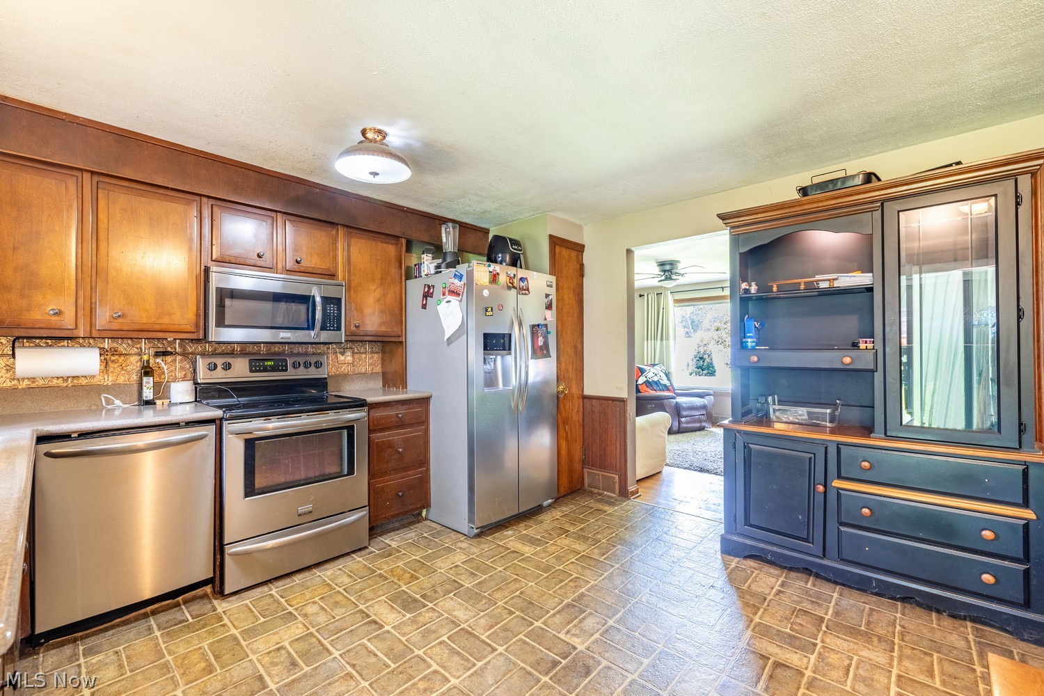 166 N Middle Street Columbiana OH 44408