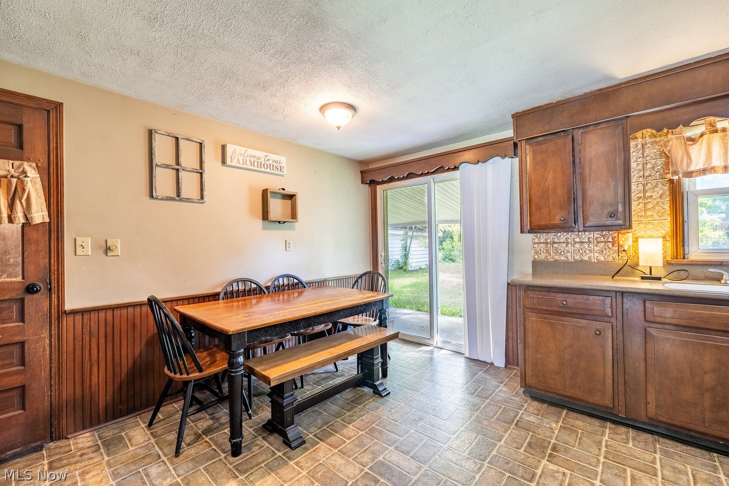166 N Middle Street Columbiana OH 44408