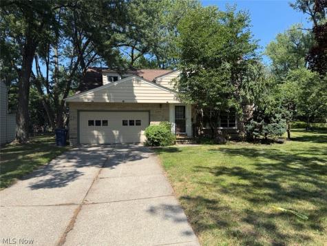 1531 Burlington Road Cleveland Heights OH 44118