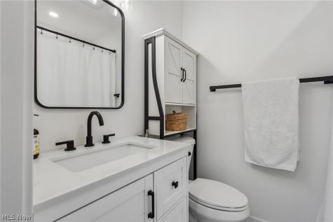 1304 State Road Wadsworth OH 44281