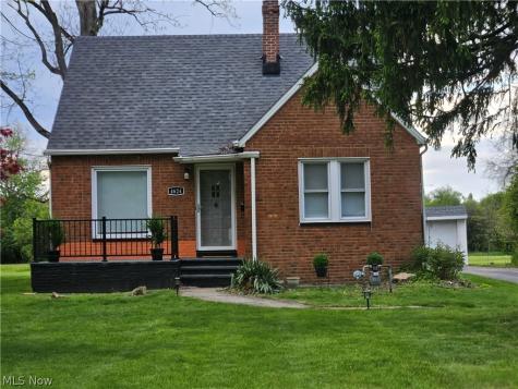 Derbyshire Drive North Randall OH 44128