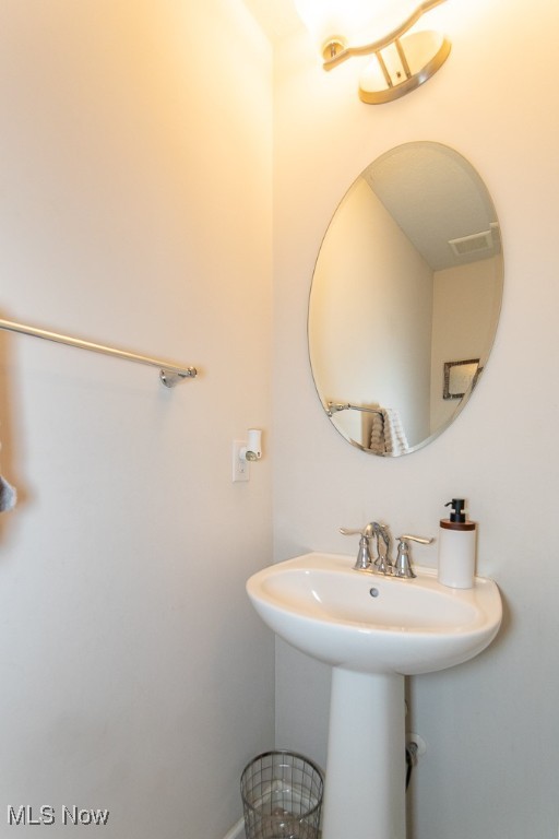 1929 S Ashwood Lane Painesville OH 44077