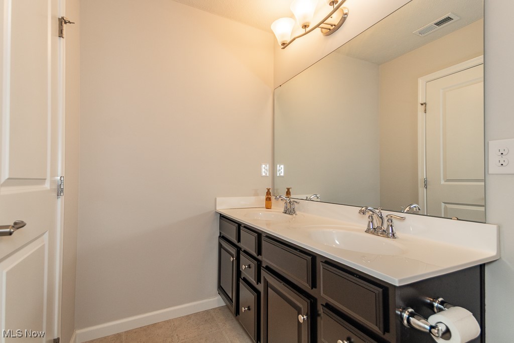 1929 S Ashwood Lane Painesville OH 44077