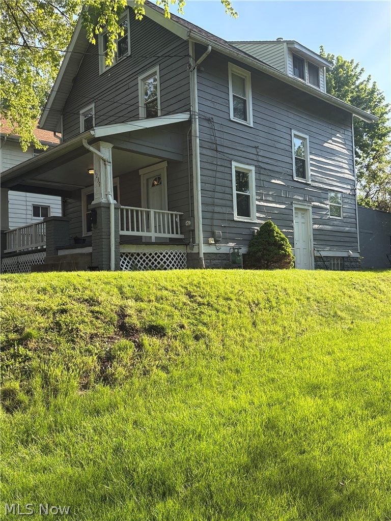 1239 Pondview Avenue Akron OH 44305