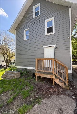 1239 Pondview Avenue Akron OH 44305