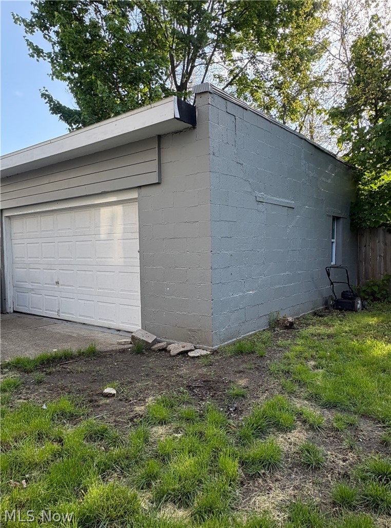 1239 Pondview Avenue Akron OH 44305