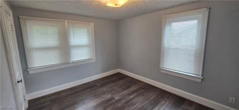 914 Dan Street Akron OH 44310