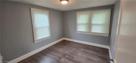 914 Dan Street Akron OH 44310