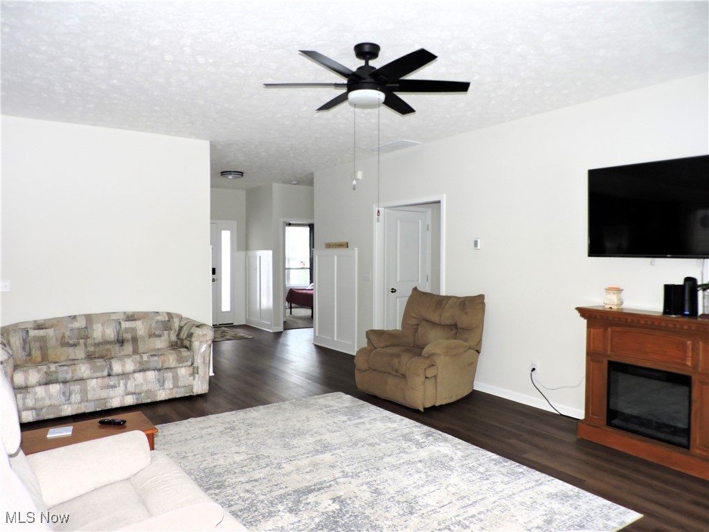 101 W Spring Drive Elyria OH 44035