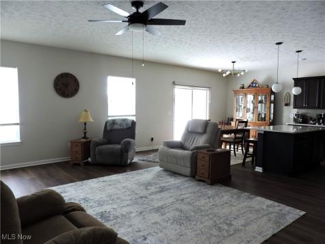 101 W Spring Drive Elyria OH 44035