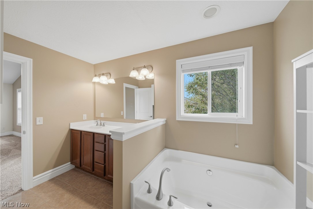 11075 Trenton Road NW Uniontown OH 44685