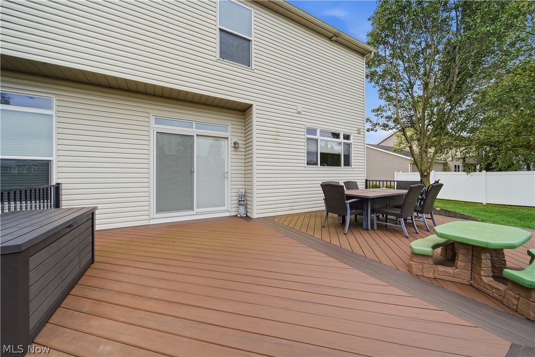 11075 Trenton Road NW Uniontown OH 44685