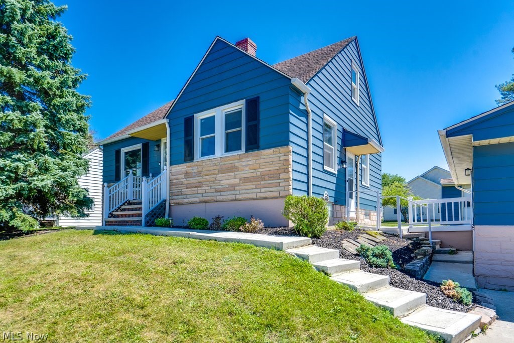 325 Evelyn Avenue Seven Hills OH 44131