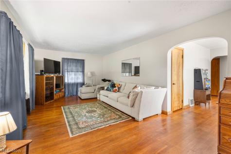 815 Iona Avenue Akron OH 44314