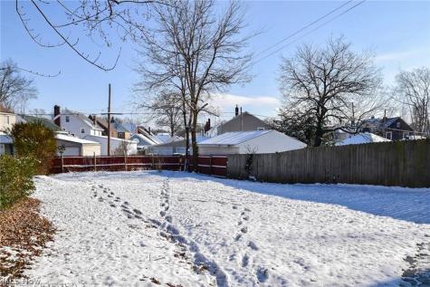 1734 Woodland Avenue NW Canton OH 44703