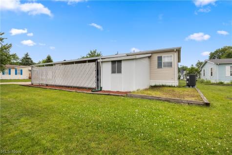 17 Schuberts Alley Olmsted Twp OH 44138