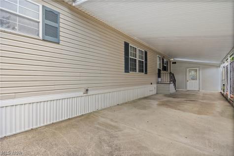 17 Schuberts Alley Olmsted Twp OH 44138