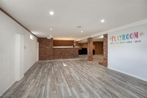 537 Randall Road Elyria OH 44035