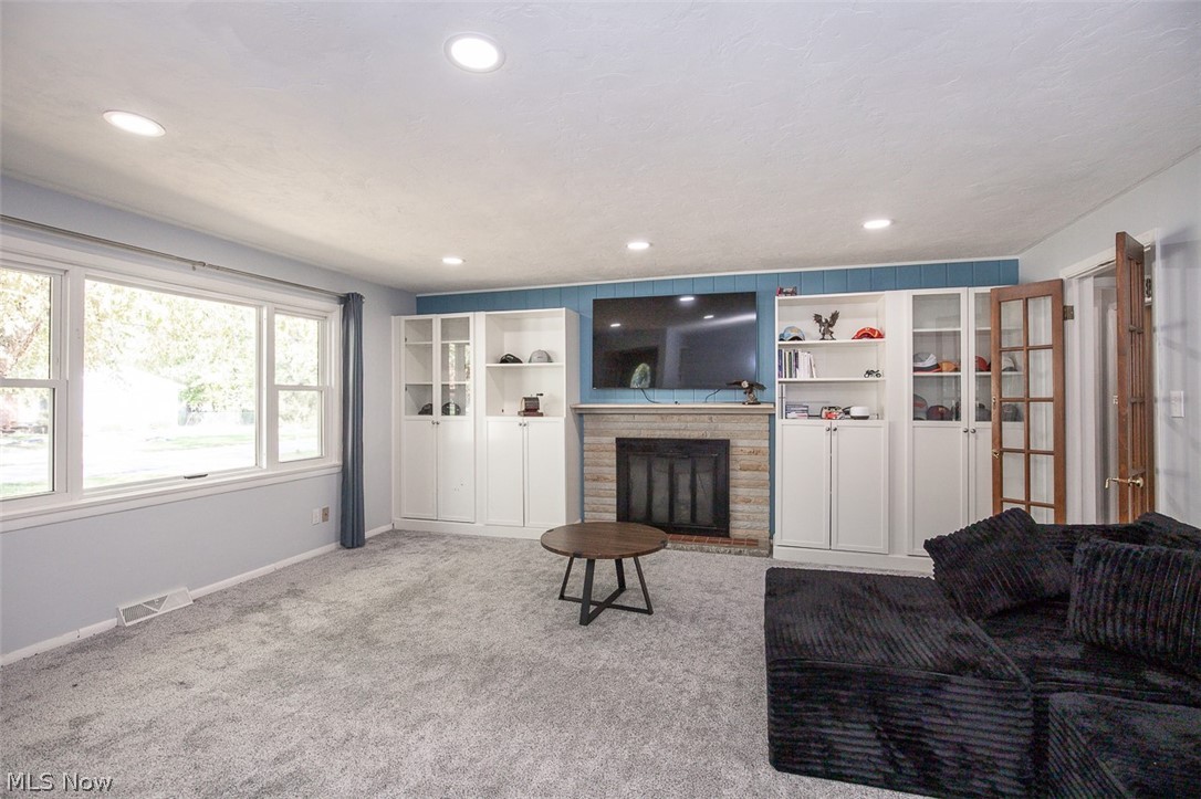 537 Randall Road Elyria OH 44035