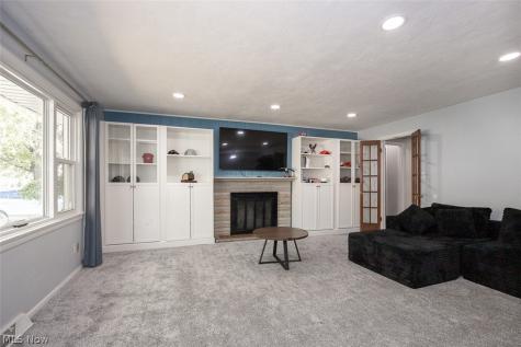 537 Randall Road Elyria OH 44035